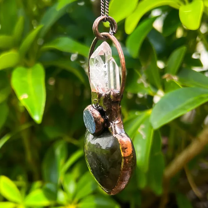 Magic Crystals Necklaces Natural Quartz Handcrafted Bronze Necklace