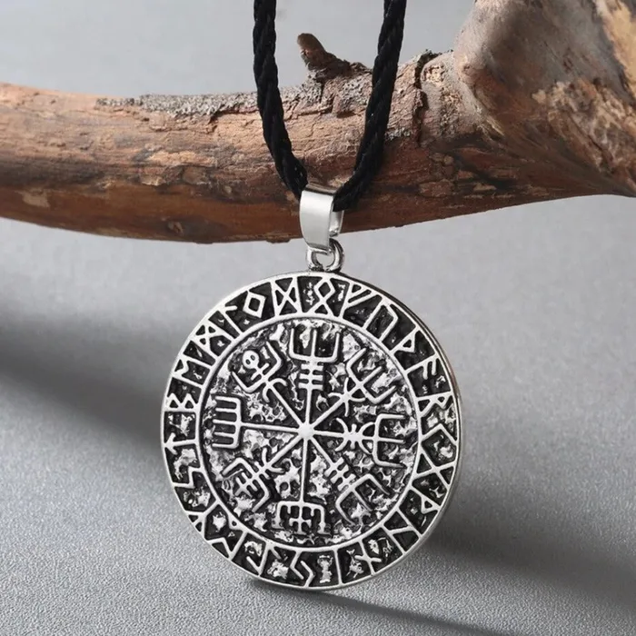 Necklaces Valhalla Vikings Viking Necklace Vegvisir Runic
