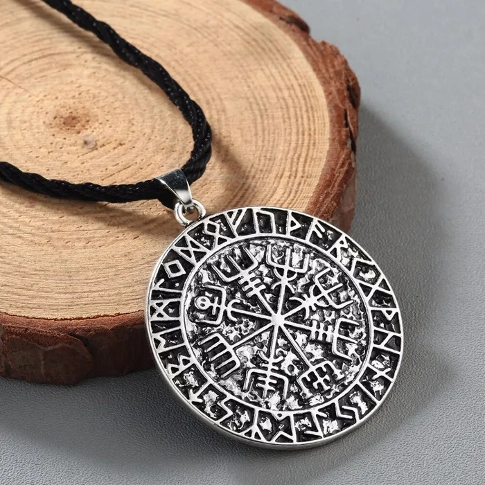 Necklaces Valhalla Vikings Viking Necklace Vegvisir Runic