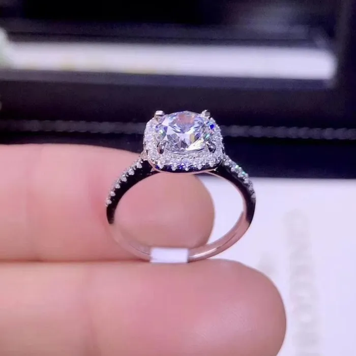 Platinum Plated Silver Halo Moissanite Ring 1ct 15ct 2ct Options Luxus Moissanite Rings Jewelry Rings