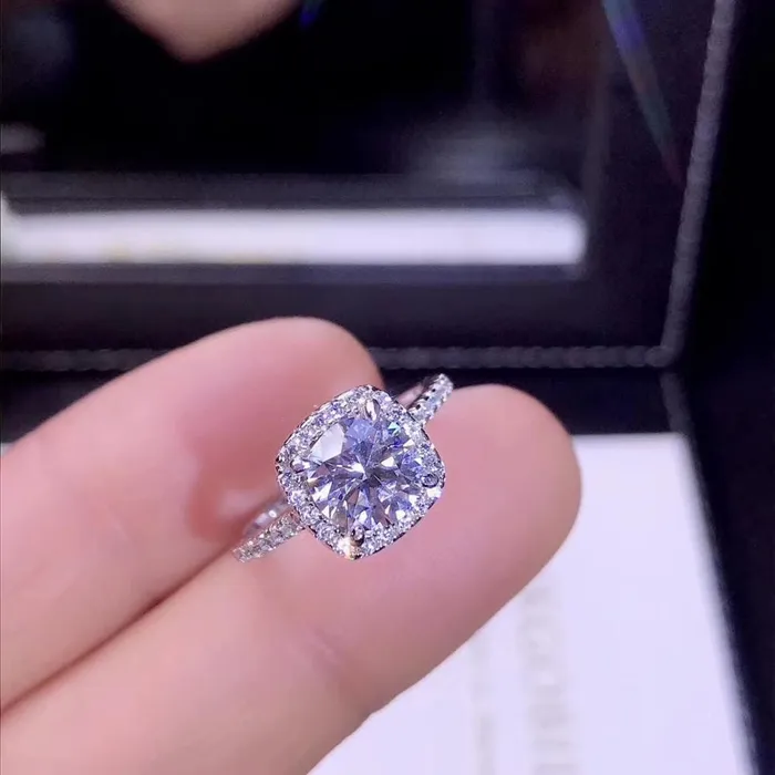 Platinum Plated Silver Halo Moissanite Ring 1ct 15ct 2ct Options Luxus Moissanite Rings Jewelry Rings