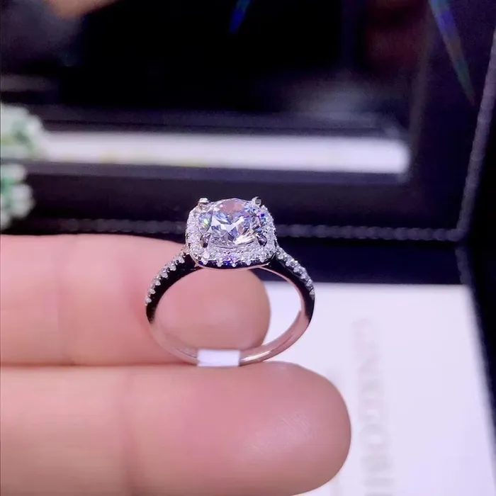 Platinum Plated Silver Halo Moissanite Ring 1ct 15ct 2ct Options Luxus Moissanite Rings Jewelry Rings