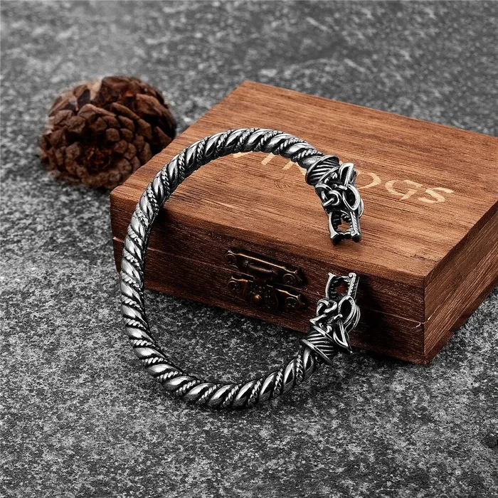 Rings VikingStore Wolf Head Twisted Viking Arm Ring