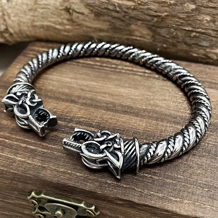 Rings VikingStore Wolf Head Twisted Viking Arm Ring