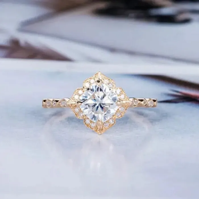 Silver or Gold Cushion Cut Halo Moissanite Engagement Ring 13ct Luxus Moissanite Rings Silver or Gold Cushion Cut Halo Moissanite Engagement Ring 13ct Luxus Moissanite Rings