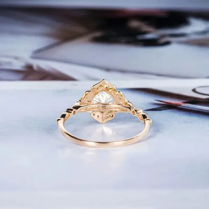 Silver or Gold Cushion Cut Halo Moissanite Engagement Ring 13ct Luxus Moissanite Rings