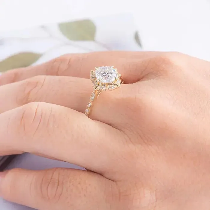 Silver or Gold Cushion Cut Halo Moissanite Engagement Ring 13ct Luxus Moissanite Rings
