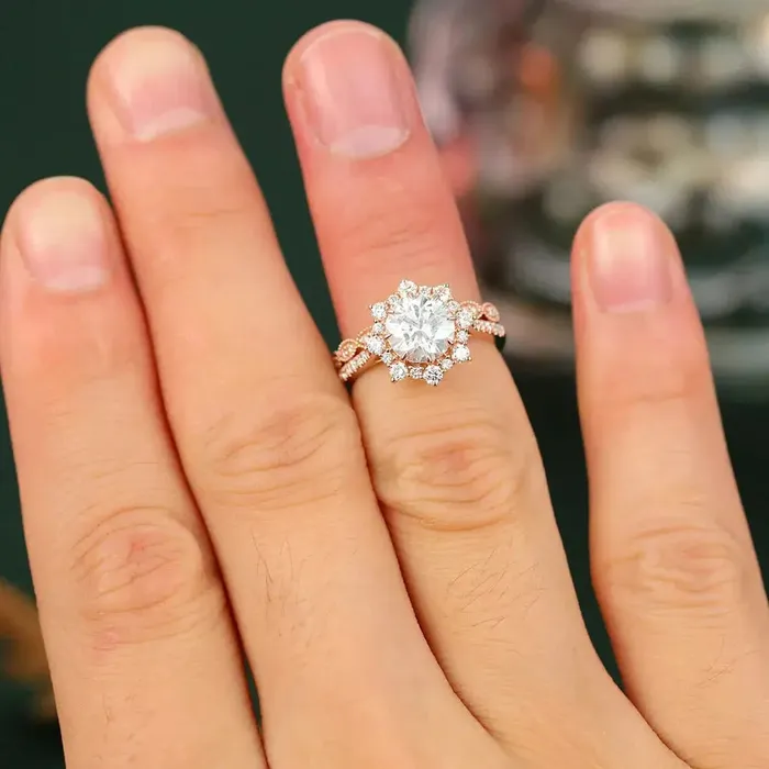 Silver or Gold Silver Halo Engagement Ring Set 15ct Luxus Moissanite Rings